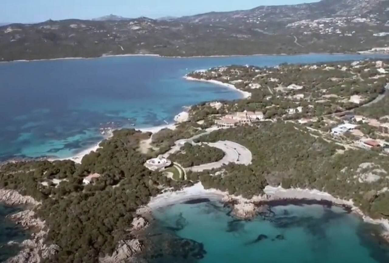 Além disso, a Sardenha oferece um estilo de vida único, que mistura o charme do antigo e do moderno. Embora seja famosa pela Costa Esmeralda e pelos resorts de luxo, a ilha preserva um estilo mais simples e rústico em suas aldeias e pequenas cidades.-Youtube/Explore Italy