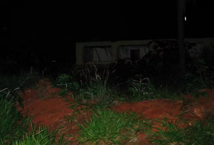 Segundo o relato de um morador local, após as 3 da madrugada, pessoas que andam pela área não conseguem sair do lugar, movendo-se em círculos.