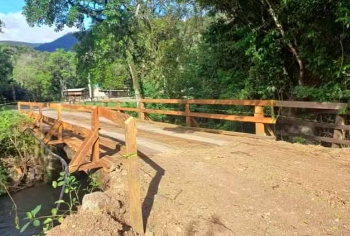 Em novembro de 2024, o investigador paranormal  Matheus Moraes explicou em entrevista que uma ponte que divide as propriedades é o ponto central dos fenômenos. 