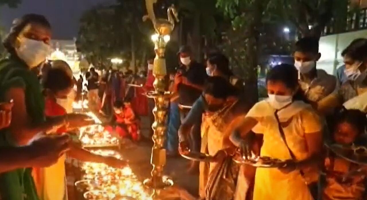 Assim, a festa de Shiva vai além da celebração de uma divindade, sendo uma oportunidade para os devotos refletirem sobre o ciclo da vida e a busca por iluminação, transcendendo as limitações do ego e da ignorância.