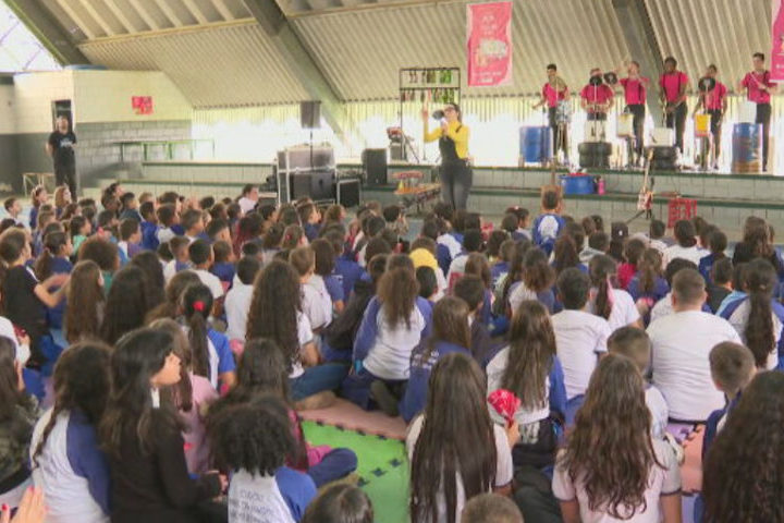 Em agosto/24, o grupo se promoveu o projeto Batucada Reciclada nas Escolas em Mogi das Cruzes, que fica na Região Metropolitana de São Paulo.
