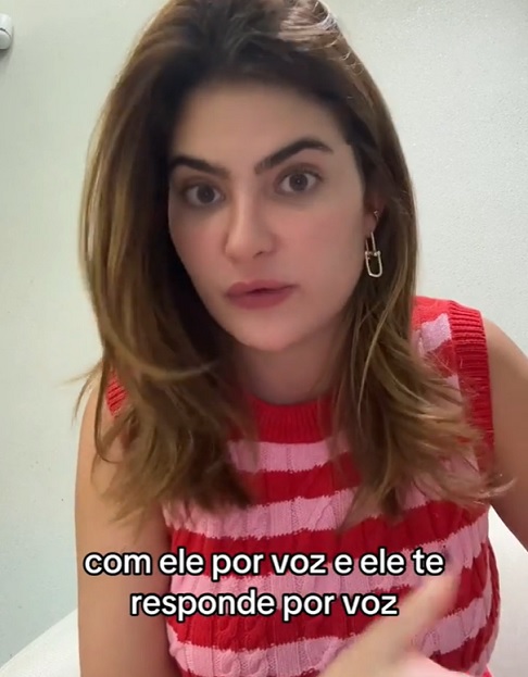 Segundo a influencer, ela configurou o sistema para reconhecer comandos de voz e responder em português, criando uma experiência similar a uma conversa.-reprodução/tiktok