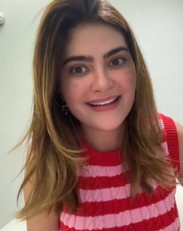 Influenciadora brasileira Sarah Costa faz terapia pelo ChatGPT