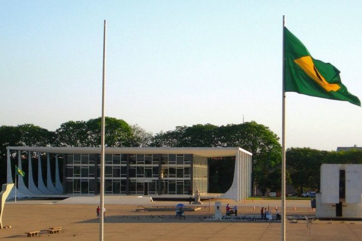 Lei Maria da Penha (2012): O STF confirmou a constitucionalidade da Lei Maria da Penha, de 2006, que criou mecanismos para coibir a violência doméstica contra as mulheres. 