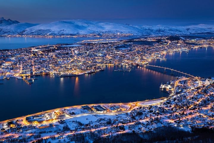 Além desses, outros locais com tendência de alta citados foram Naha, no Japão; Trieste, na Itália; Houston, nos Estados Unidos; Tromsø (foto), na Noruega, e San Pedro de Atacama, no Chile.-wikimedia commons Svein-Magne Tunli - tunliweb.no