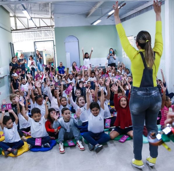 Ao todo, foram 12 espetáculos culturais em 11 escolas municipais diferentes que foi de 8/8 até o dia 21/8.