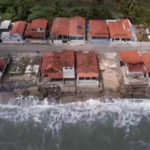 Baía da Traição, na Paraíba, sofre com o avanço do mar
