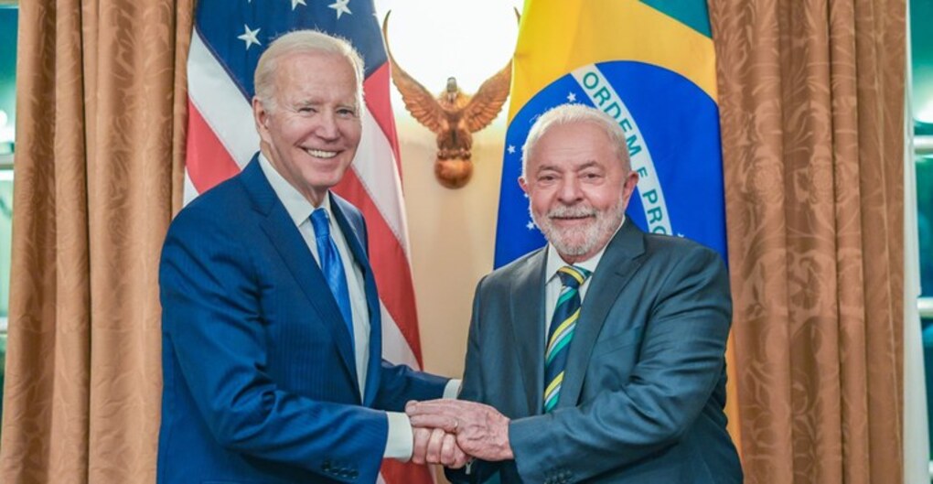 Depois, Biden irá ao Rio de Janeiro para se encontrar com o presidente brasileiro Luis Inácio Lula da Silva e participar da cúpula do G20 - grupo que reúne as principais economias do mundo.


