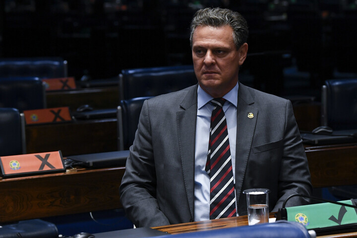 O ministro da Agricultura, Carlos Fávaro, apoiou o boicote promovido pelos frigoríficos sob o argumento de que a declaração de Bompard foi 