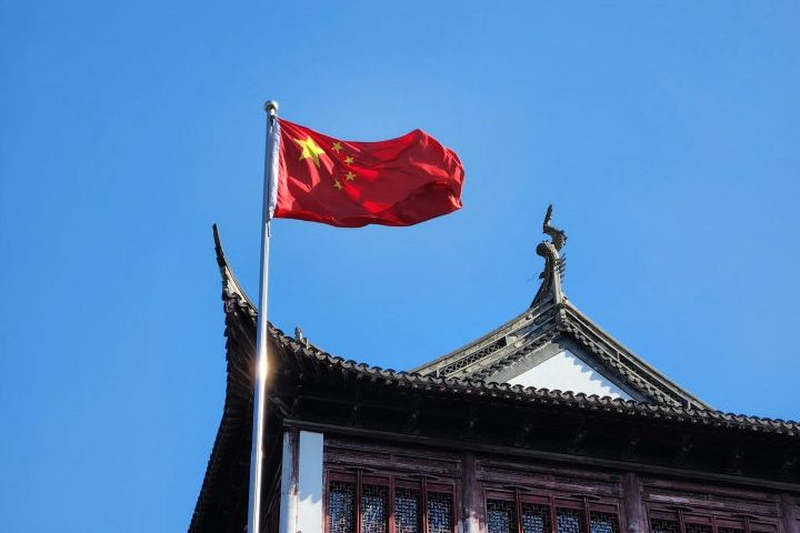 <p>A China exige retratação, alegando que o Japão violou o acordo de 1972, no qual Tóquio reconhecia Taiwan como parte inalterável do território chinês.</p>
