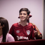 Thierry Muniz Soares, que perdeu o Enem ao ter a mochila roubada, assiste a jogo do Fluminense