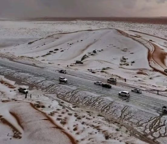 Deserto coberto de neve