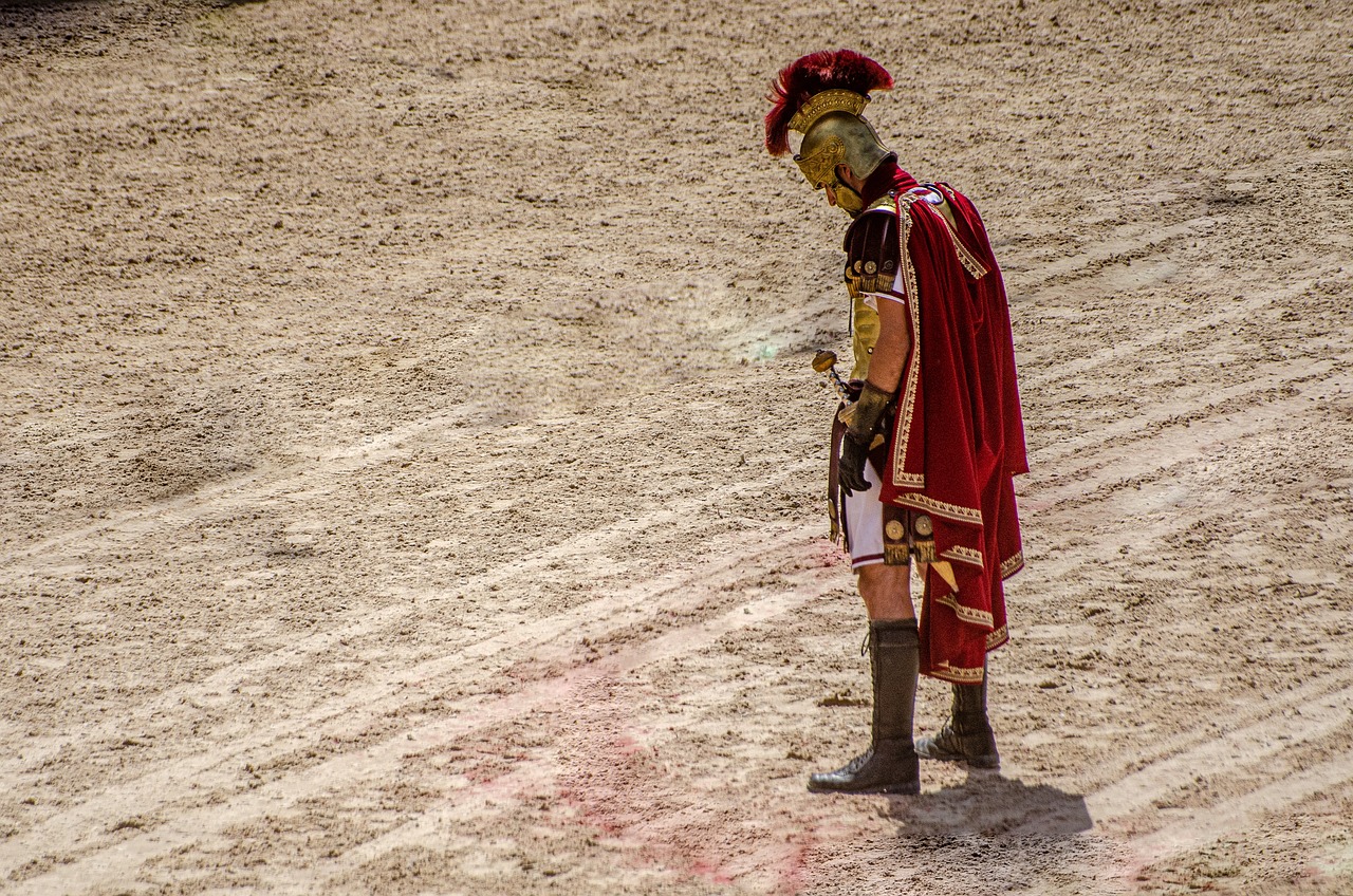 O Coliseu recebeu batalhas entre os séculos I e VI d.C., com seu auge entre os anos 80 e 400 d.C., até ser gradualmente desativado devido à queda do Império Romano.-Imagem de Franck Barske por Pixabay

