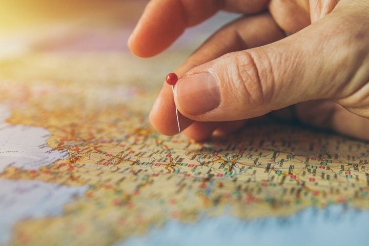 A tecnologia desempenha um papel importante, com 83% dos turistas brasileiros utilizando ferramentas para ajudar na escolha de destinos e na busca por experiências exclusivas.-piviso por Pixabay