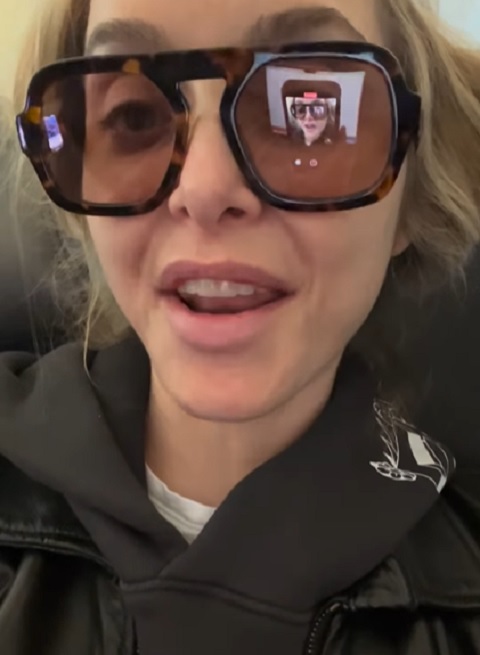 Mollen compartilhou a experiência com seus seguidores, inclusive gravando um vídeo na cabine Polaris Business Class da companhia. 