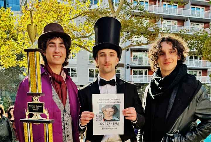 Miles Mitchell, vestido como Willy Wonka — personagem que Chalamet viveu no filme de 2023 —, foi ovacionado ao receber o troféu, que foi escolhido pelo público.