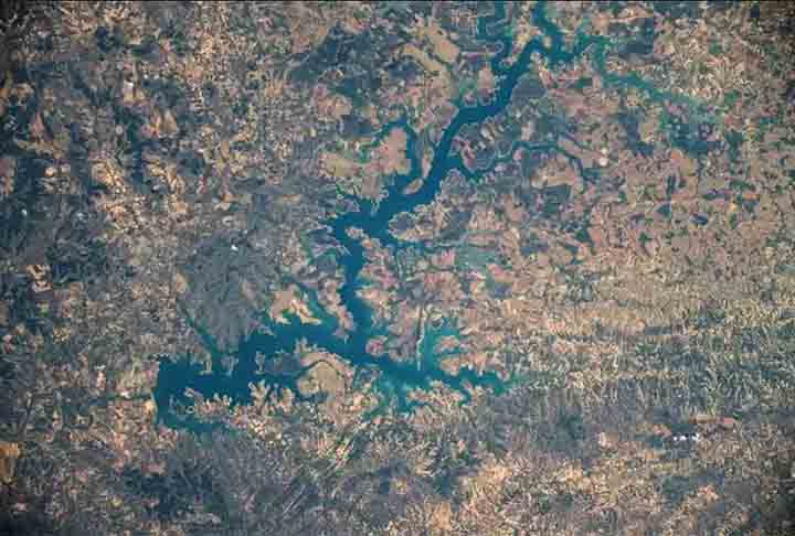 Quem pensa que o território brasileiro ficou de fora, se enganou. Afinal, os astronautas também tiraram fotos do rio São Francisco, em Minas Gerais, no sudeste do Brasil.