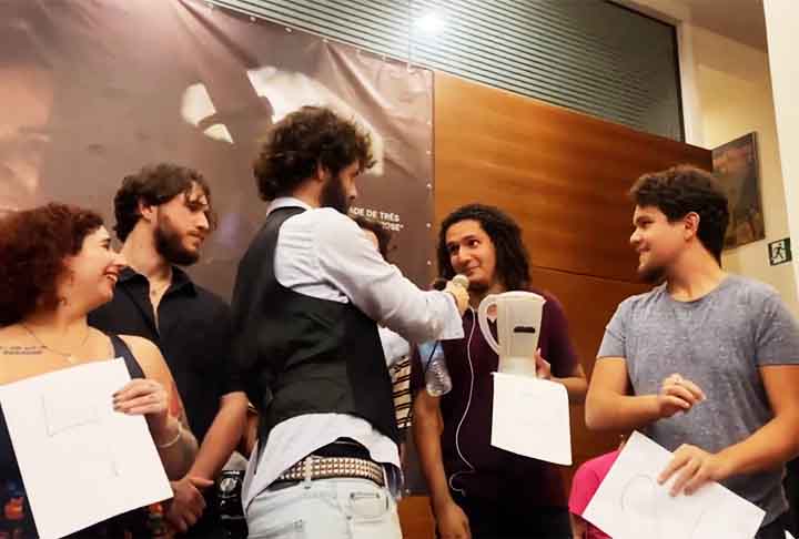 O prêmio incluía cinco ingressos de cinema e um liquidificador, em alusão ao filme 