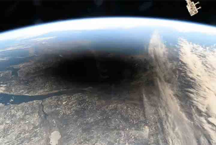 No primeiro semestre, eles observaram a sombra da lua se arrastar pelos EUA durante o eclipse solar total. A escuridão cobriu partes de Quebec, New Brunswick e Maine em 8 de abril de 2024.