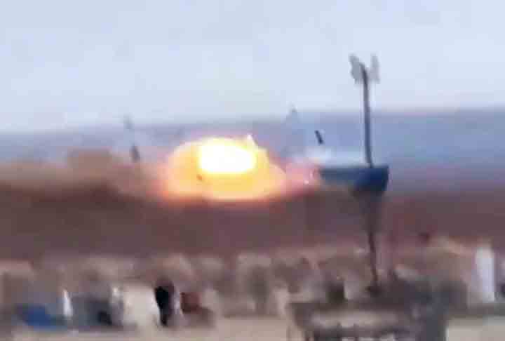 Um vídeo flagrou a aeronave em chamas momentos antes de atingir o solo do Cazaquistão. 


