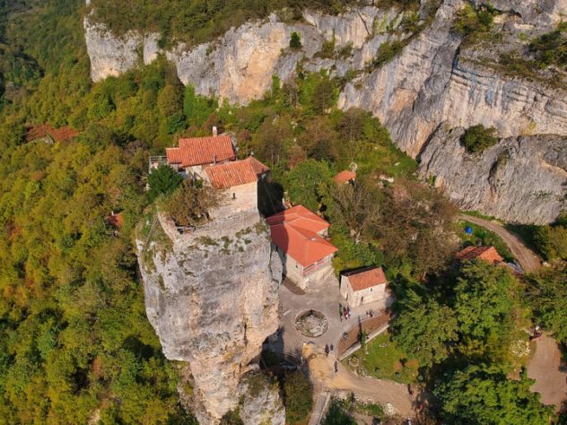 Pilar Katskhi - Igreja mais isolada e misteriosa do mundo