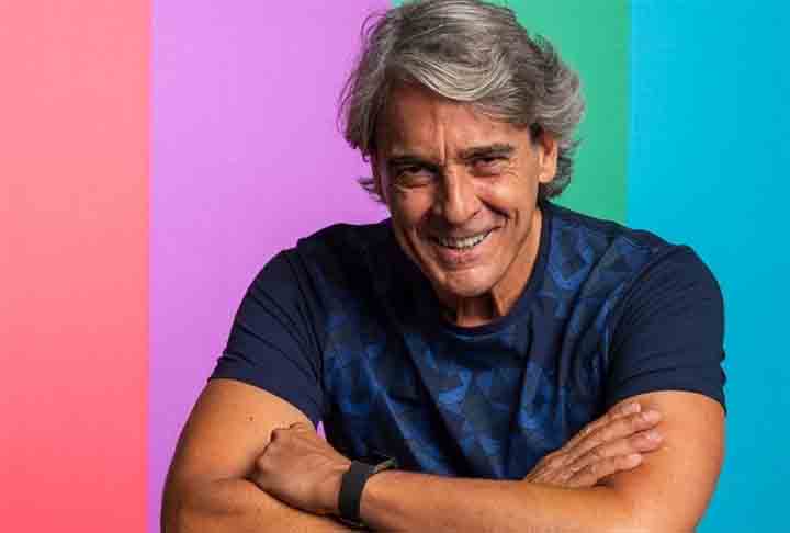 Entre 1985 e 1989, o ator esteve presente em diversos espetáculos promovidos pelo grupo como Corpo de Baile, de Guimarães Rosa, e Pantaleão e as Visitadoras, de Mario Vargas Llosa. No entanto, sua primeira atuação no cinema só aconteceu no curta Paixão Cigana, de 1991. 