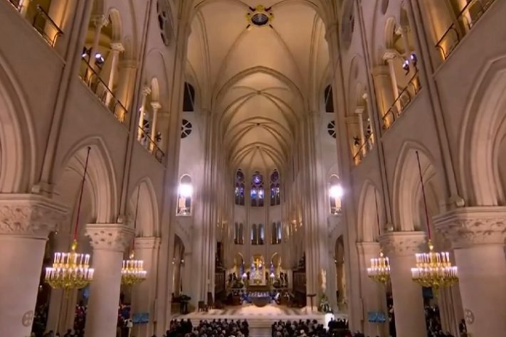 Catedral de Notre-Dame reabre as portas depois de passar cinco anos em processo de restauração