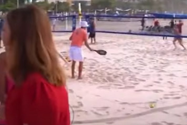 Repórter da Globo é surpreendida ao tentar entrevistar mulher na Praia de Ipanema