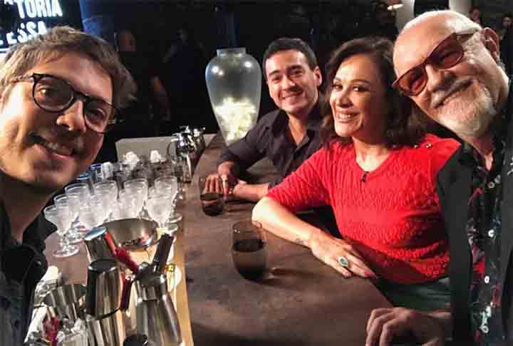 Ainda, por intermédio da atriz Lilian Lemmertz, foi contratado pela Record, trabalhando em cinco novelas, que foram 