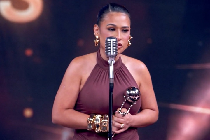"É muito especial quando escutam a sua música e as pessoas identificam: 'essa é a voz da Simone'. Então, eu acho que encontrei o meu caminho e, no meu mundo, eu encontrei a minha majestade", completou uma das maiores vozes do sertanejo feminino.
-Reprodução/TV Globo