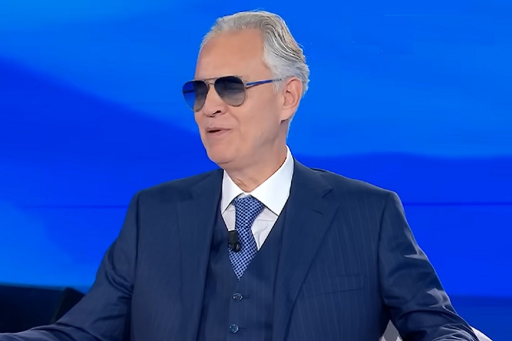 Durante participação no programa italiano Domenica In, Bocelli confessou sentir ciúmes da atenção que Veronica dava ao aparelho, o que impactou negativamente a relação.