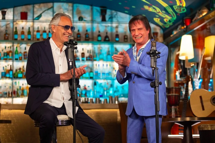 Bocelli gravou em julho sua participação e as imagens serão exibidas em um telão durante o especial, que foi gravado no estádio Allianz Parque, em São Paulo, no dia 27 de novembro. 