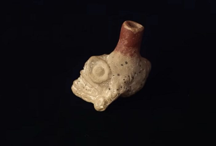 Arqueólogos encontram apito associado a rituais de sacrifício humano