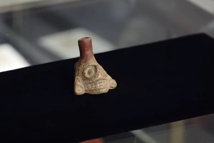 Arqueólogos encontram apito associado a rituais de sacrifício humano