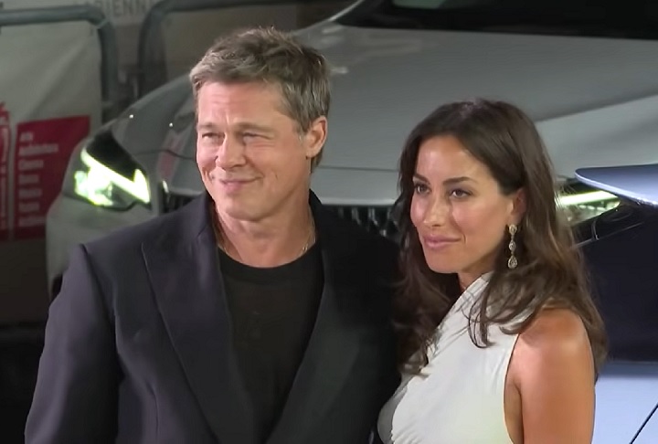 Pitt e Inés de Ramón estão juntos desde 2022. Segundo uma fonte revelou à revista "People", o casal está "incrivelmente feliz?. - reprodução