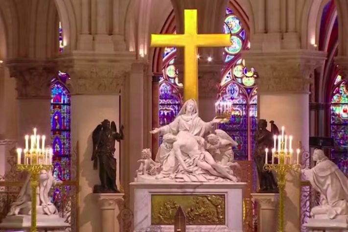 Catedral de Notre-Dame reabre as portas depois de passar cinco anos em processo de restauração