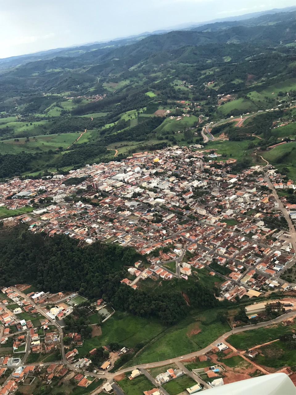  Juruaia (MG) – Capital Mineira da Lingerie - Outra cidade poderosa na fabricação de lingerie, tem cerca de 200 confecções que fornecem peças no atacado e no varejo. Mais de 5.000 pessoas trabalham no segmento de forma direta e indireta. 