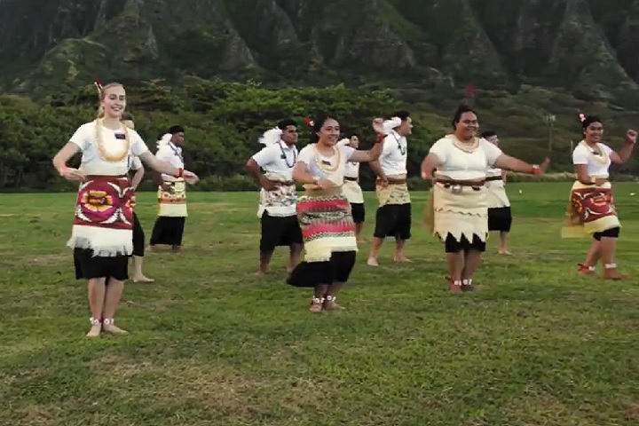Apesar de ter recebido influÃªncias estrangeiras ao longo dos sÃ©culos, Tonga conseguiu preservar grande parte de sua rica cultura, marcada por tradiÃ§Ãµes ancestrais, danÃ§as tÃ­picas, e uma profunda conexÃ£o com a natureza.
