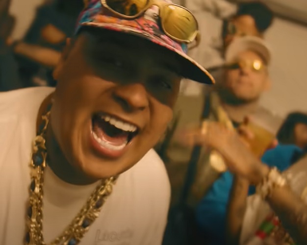 Os intérpretes são: DJ GBR, MC Davi, MC Don Juan, MC GH do 7, MC GP, MC Kadu, MC Luki, MC PH, MC Ryan SP e TrapLaudo. A música ficou 36 semanas no Hot 100 da Billboard Brasil.-Youtube/GR6 EXPLODE
