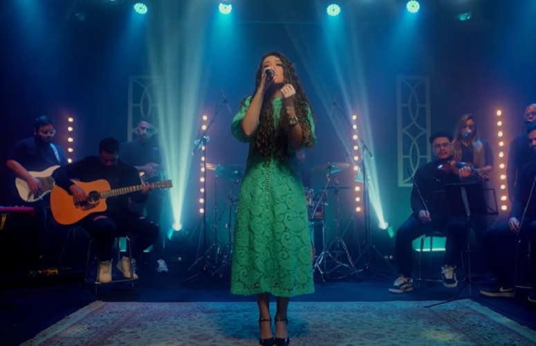 Passa lá em Casa Jesus (Kailane Frauches) - Esta canção mistura elementos de música cristã com uma mensagem de fé e acolhimento. A faixa promove o encontro com Jesus em um formato animado e acessível.-Youtube/Todah Music
