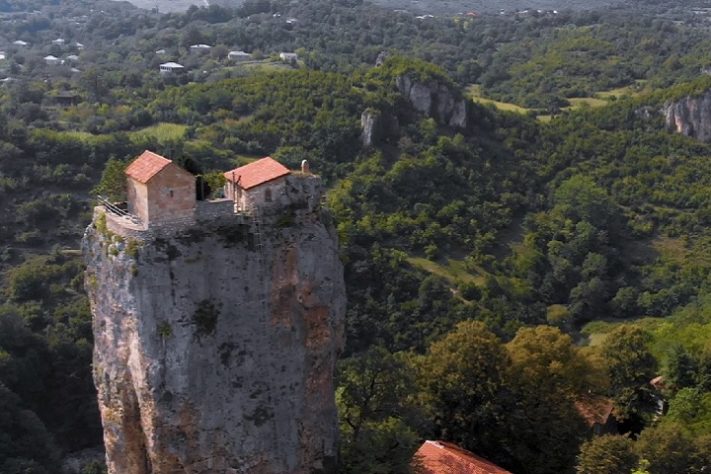 Pilar Katskhi - Igreja mais isolada e misteriosa do mundo