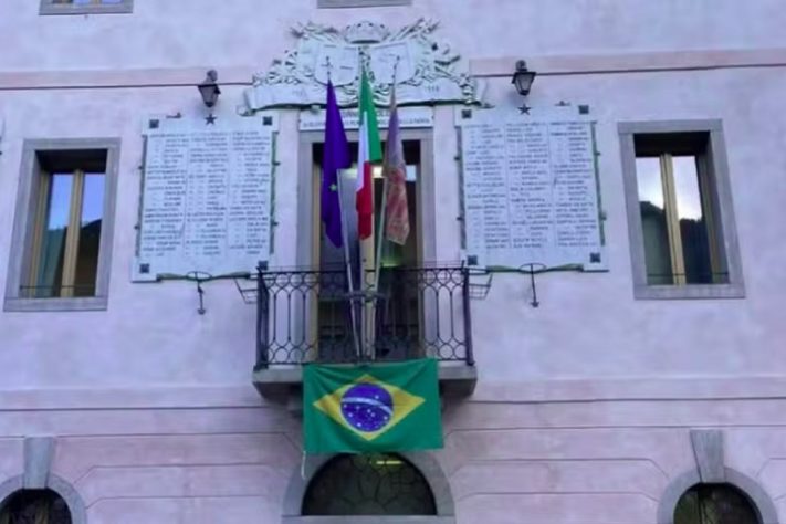 Prefeito de cidade italiana protesta contra aumento de pedidos de cidadania italiana por brasileiros