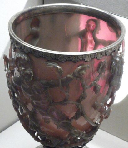 Taça romana de 1.600 anos que muda de cor impressiona historiadores