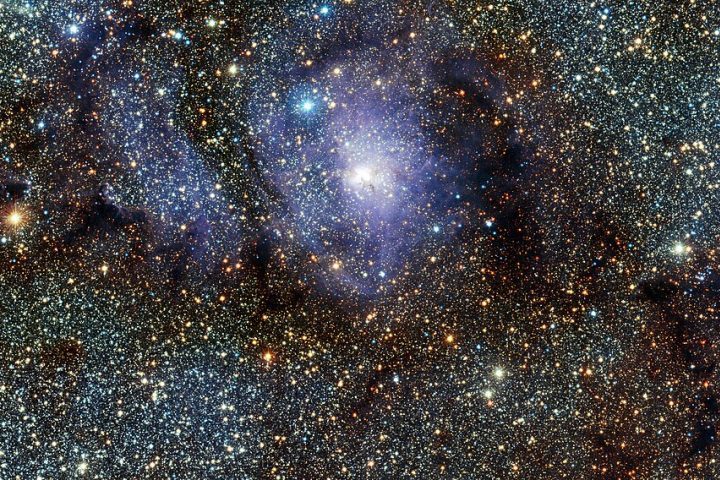 Por fim, vale lembrar que o Sol é apenas uma das bilhões de estrelas da Via Láctea, e existem outras bilhões de outras galáxias no universo ainda não descobertas ou sequer exploradas.