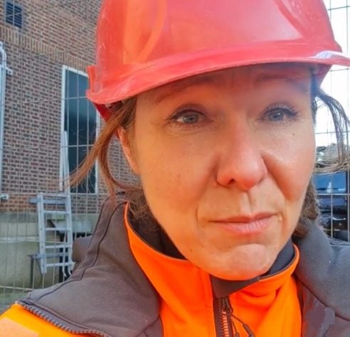 Nancy De Jong - Arqueólogos encontram chão de ossos na Holanda