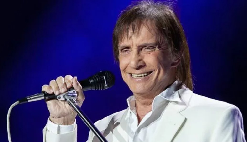 Após o momento tenso, o espetáculo que lotou a Praia do Pina transcorreu sem problemas e Roberto Carlos desfilou temas clássicos de seu repertório, como “Detalhes” e “Jesus Cristo”, para delírio da plateia. 
