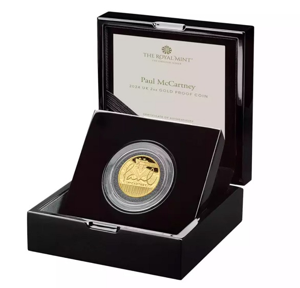 O objeto foi produzido em ouro sustentável, recuperado de lixo eletrônico, antes da etapa europeia da turnê mundial “Got Back”.