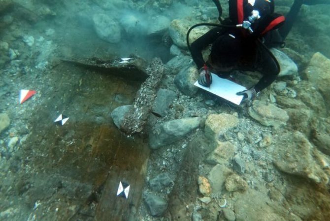Arqueólogos descobrem naufrágio de 2.500 anos na Sicília