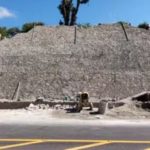 Pirâmide asteca foi descoberta durante obras em rodovia do México