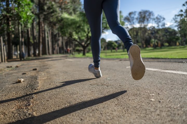 A melhor forma de prevenção é manter um controle rigoroso da glicemia por meio de uma alimentação equilibrada, prática de exercícios físicos e uso adequado de medicamentos. - Daniel Reche por Pixabay